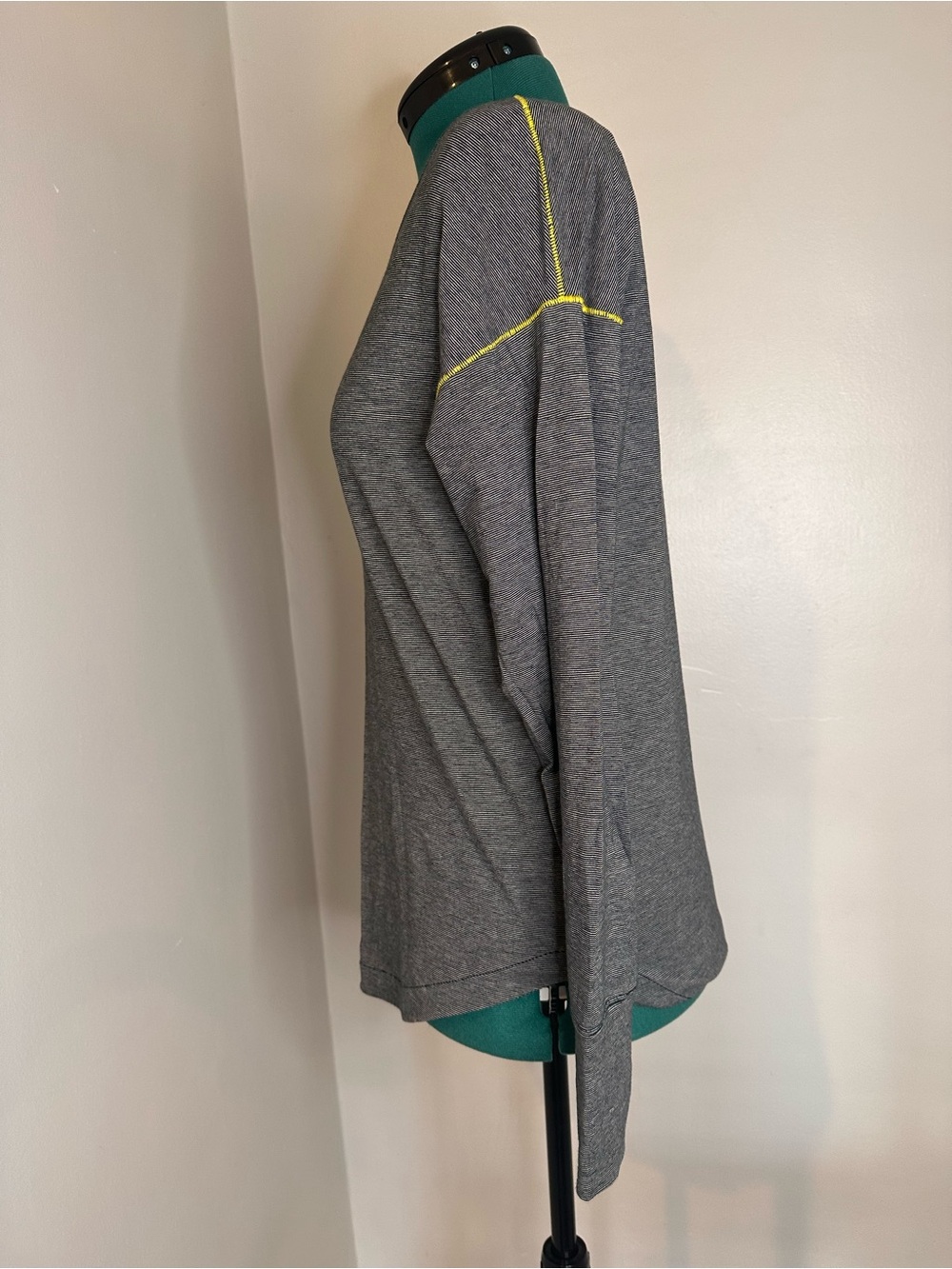 lululemon athletica Gray (fine lines) Long-Sleeve Tee with Yellow Trim - Picture 7 of 9